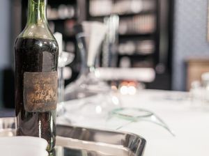 Minuman Cognac  258 Tahun Ini Dilelang Dengan Harga Fantastis