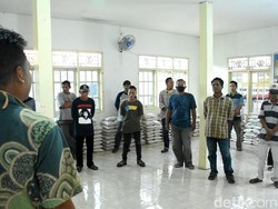 Salut! Petani di Batang Ini Antre Sumbangkan Hasil Panen di Tengah Pandemi