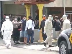 Pria Positif Corona Ngamuk Saat Dijemput Tim Medis di Tasikmalaya