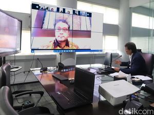 Cerita Mahasiswa Aceh Kuliah Online: Naik Menara Masjid Cari Internet