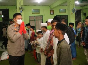 Polda NTB Bagikan 3.358 Paket Sembako ke Warga Terdampak COVID-19