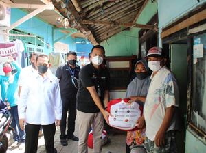 Bareng Polri, Mensos Tinjau Langsung Distribusi Bansos di Kota Bekasi