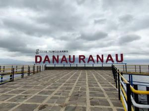 Pesona Danau Terbesar Kedua di Sumatera