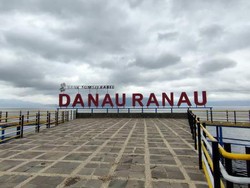 Pesona Danau Terbesar Kedua di Sumatera
