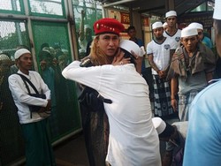 Untaian Terima Kasih Bahar bin Smith Pada Habib Rizieq Usai Bebas