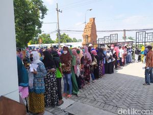 Pencairan BLT Molor Rawan Dipolitisasi, Bawaslu Ingatkan Bupati Mojokerto Pencairan BLT Molor Rawan Dipolitisasi, Bawaslu Ingatkan Bupati Mojokerto
