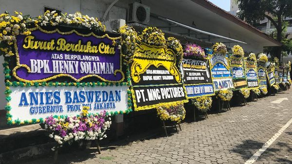 Henky Solaiman Meninggal, Begini Suasana Haru di Rumah Duka RS Husada