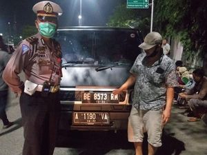 Pikap Nekat Angkut Pemudik Ketahuan di Pelabuhan Merak, Mobil Disita Polisi Pikap Nekat Angkut Pemudik Ketahuan di Pelabuhan Merak, Mobil Disita Polisi