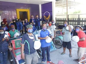 NasDem Surabaya Bagi 1.000 Paket Sembako ke Warga Terdampak Corona