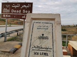 Laut Mati yang Istimewa Banget