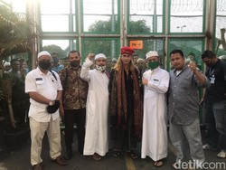Dijemput Keluarga dan Alumni 212, Bahar bin Smith Pulang ke Ponpes
