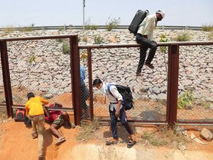 Ragam Cara Pekerja Migran India Mudik Saat Lockdown