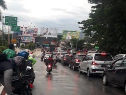 Banjir Setinggi 80 Cm, Akses Jalan Samarinda-Kukar Macet Hingga 3 Km
