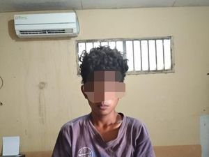 Spesialis Pencuri Ponsel di Palu Ditangkap Saat Beraksi Dalam Masjid