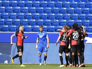 Cium Rekan Setim, Pemain Hertha Berlin ini Tak Disanksi Cium Rekan Setim, Pemain Hertha Berlin ini Tak Disanksi
