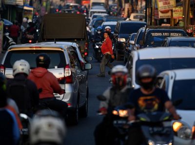 Kebangetan! PSBB, Jalanan di Depok Tetep Saja Ramai