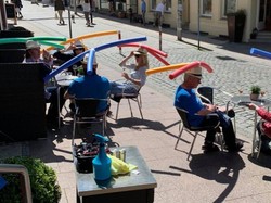 Cara Unik Kafe Jerman Terapkan Social Distancing