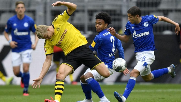 Big Match Revierderby antara Borussia Dortmund melawan Schalke 04 menjadi pembuka Bundesliga usai ditangguhkan selama dua bulan.