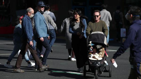 Lockdown Dicabut, Warga Selandia Baru Serbu Mal dan Resto