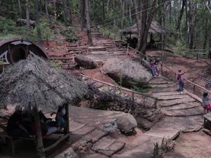 Foto: Seribu Batu Songgo Langit dan Spot Instagramable Kecenya