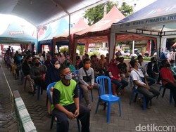 Pusat Perbelanjaan di Kota Probolinggo Diserbu Warga, Physical Distancing?