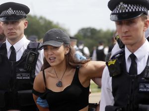 19 Pendemo Diamankan Polisi London Karena Langgar Social Distancing