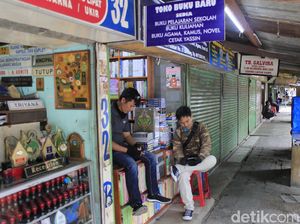 Menengok Pasar Buku Palasari yang Mati Suri Akibat Pandemi Corona Menengok Pasar Buku Palasari yang Mati Suri Akibat Pandemi Corona
