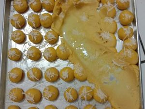 Tragis! Seloyang Nastar Gagal Dipanggang Karena Hancur Terinjak