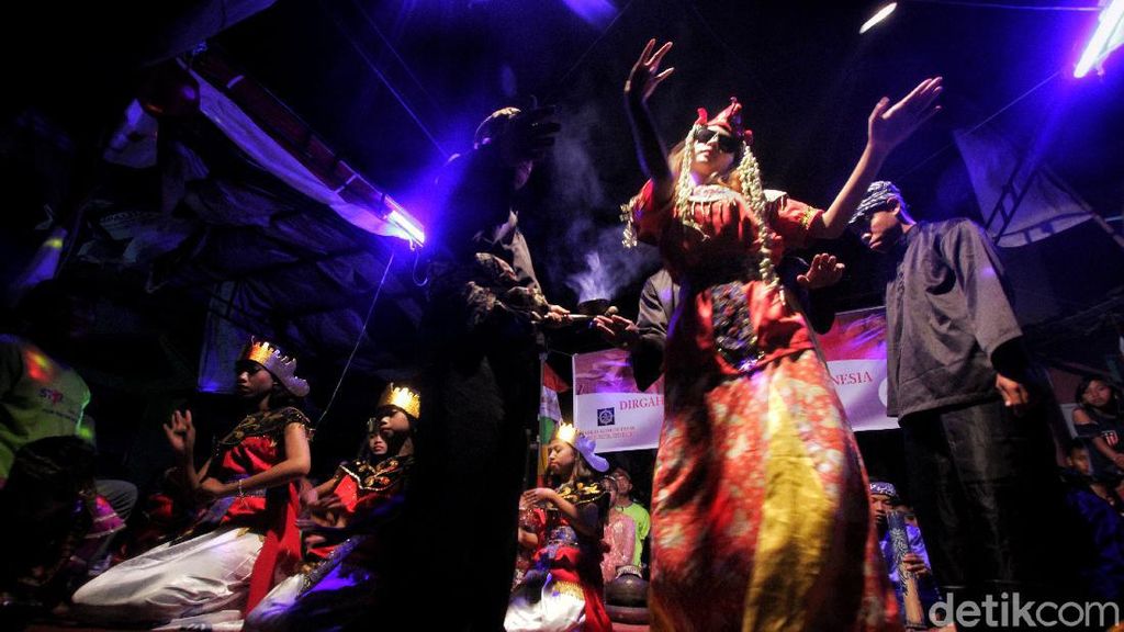 Mengenal Sintren, Tarian Mistis Roh Sang Putri Menari Mengenal Sintren, Tarian Mistis Roh Sang Putri Menari