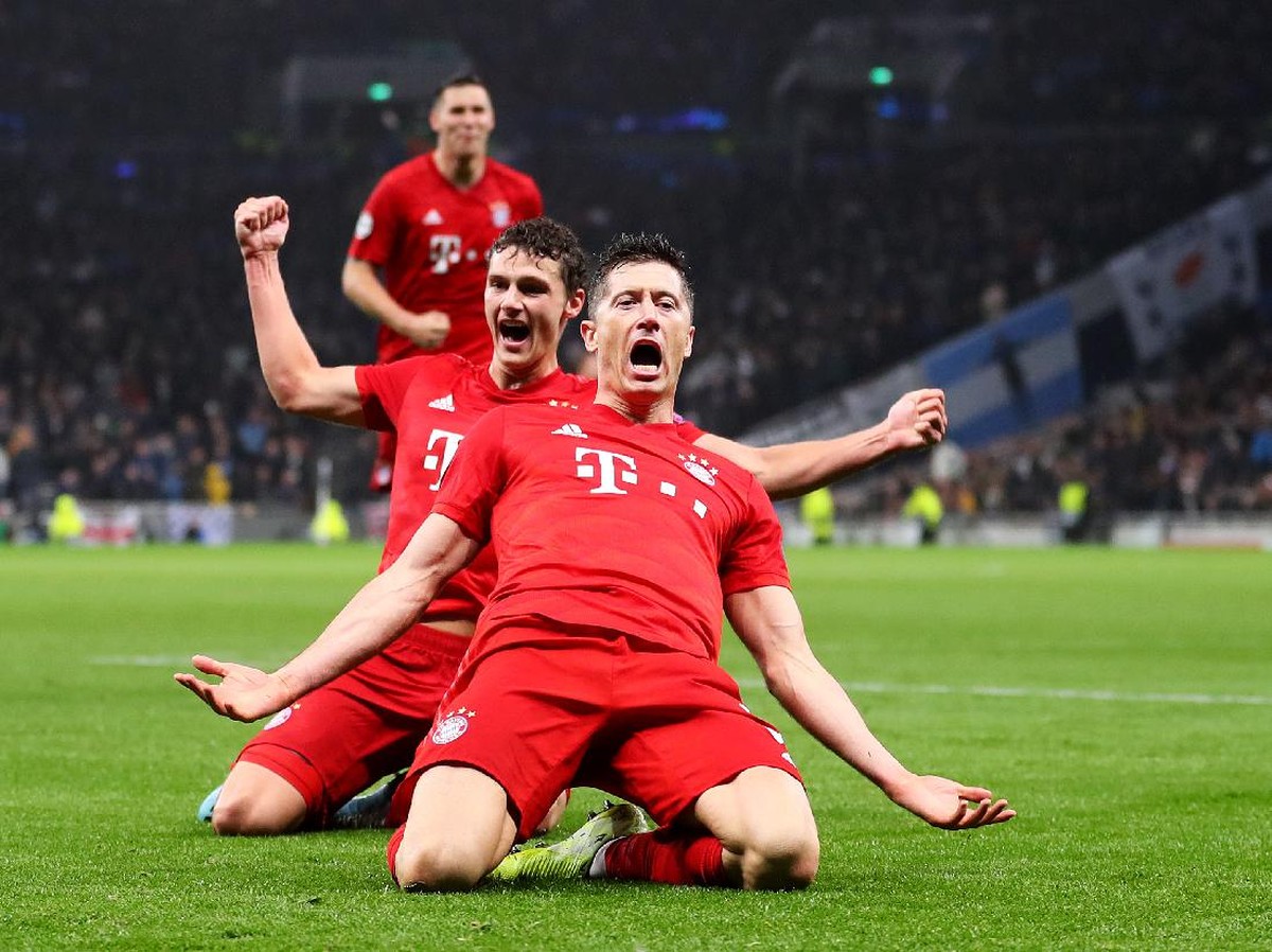 Robert Lewandowski mempunyai rekor bagus saat Bayern Munich melawan Borussia Dortmund. (oto: Getty Images/Catherine Ivill)