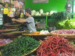 Jelang Lebaran, Harga Kebutuhan Pokok di Pasar Kota Cimahi Turun