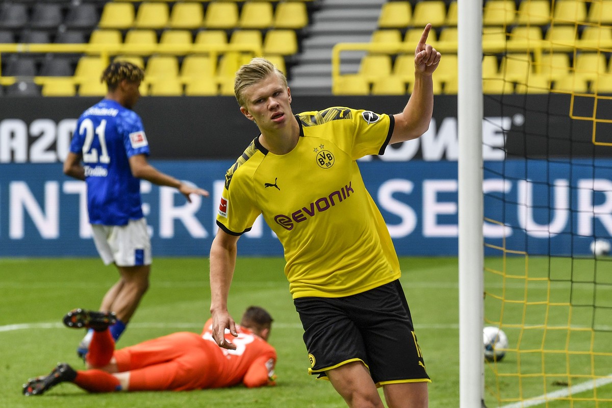 Foto: Martin Meissner/Pool via Getty I/Pool Sepakbola Kembali, Haaland Curi Panggung Lagi