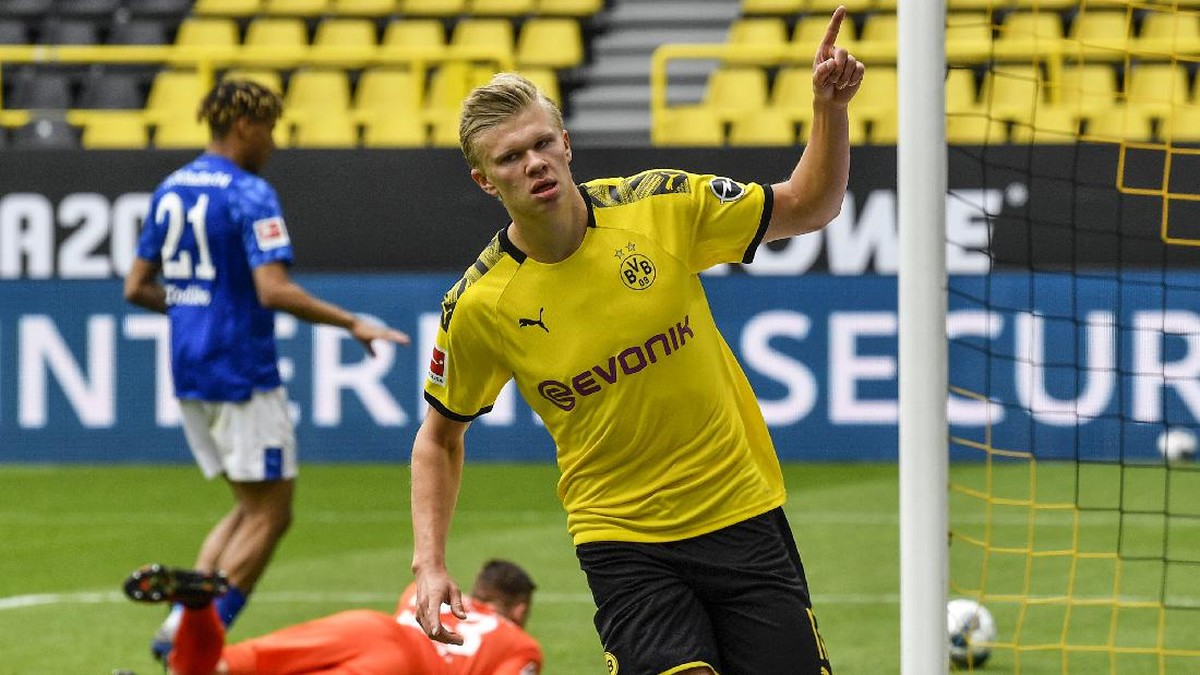 Erling Braut Haaland mencetak satu gol ke gawang Schalke. (Foto: Martin Meissner/Pool via Getty I/Pool )