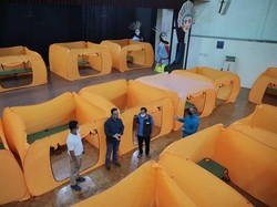 Anies Tinjau Bilik Isolasi Mandiri di Tanah Abang untuk ODP Corona