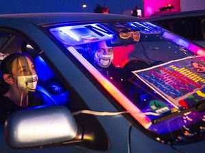 Meriahnya Disko Mobil di Jerman