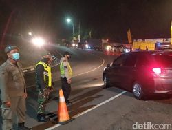 Ratusan Kendaraan dari Zona Merah Diputar Balik di Perbatasan Cianjur