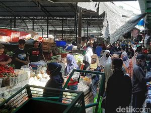 PSBB Hari Pertama di Malang Raya, Pedagang Pasar Tak Taati Aturan