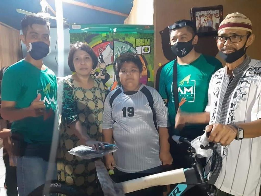 Kisah Haru Perjuangan Bocah Penjual Jalangkote di Pangkep yang Berbuah Manis