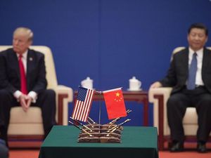 Trump Mau Tendang Emiten China dari Bursa AS Trump Mau Tendang Emiten China dari Bursa AS