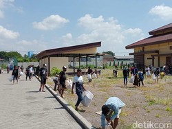 110 Pelanggar PSBB Sidoarjo Jilid 2 Dihukum Bersih-bersih Dapur Umum