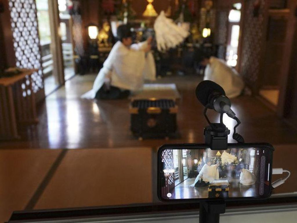 Potret Ritual Penyucian Roh Jahat Virtual Potret Ritual Penyucian Roh Jahat Virtual