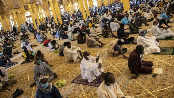 Kasus Corona Masih Tinggi, Masjid-masjid di Senegal Dibuka Kembali