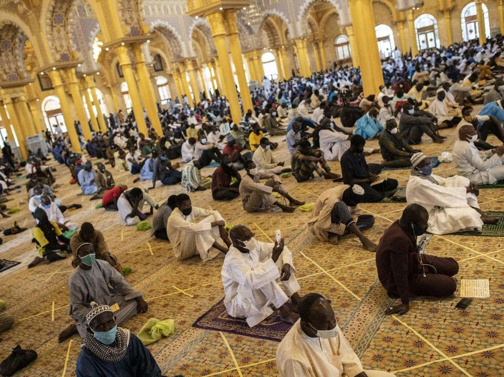 Kasus Corona Masih Tinggi, Masjid-masjid di Senegal Dibuka Kembali