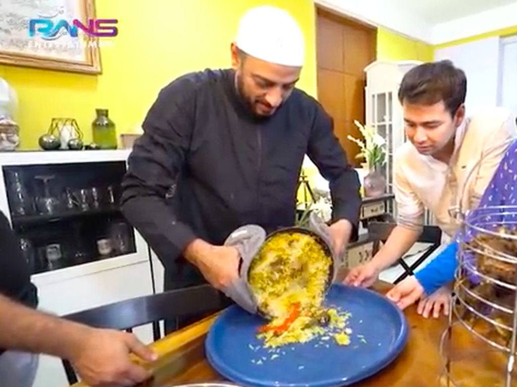 Syekh Ali Jaber Sampai Gali Lubang untuk Masak Nasi Mandi Buat Sahur