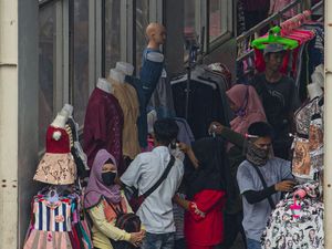 Pasar Tanah Abang yang Mulai Penuh Sesak
