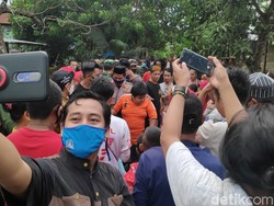 Warga Ramai Beri Dukungan, Ibu Bocah Penjual Jalangkote Korban Bully Terharu