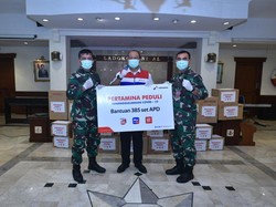 Pertamina Donasikan APD hingga Masker buat Tenaga Medis TNI AL