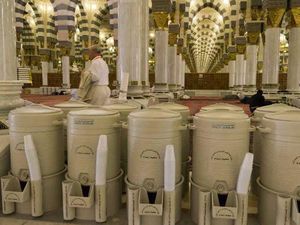 Doa Minum Air Zam Zam agar Hajat Dikabulkan Allah SWT Doa Minum Air Zam Zam agar Hajat Dikabulkan Allah SWT