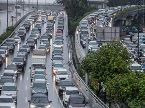 Sempat Macet, Lalin di Ruas Tol Cawang Arah Semanggi Sudah Normal