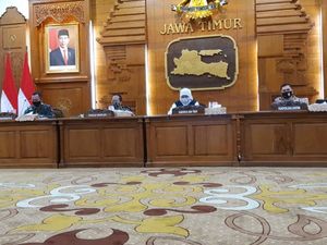 Gubernur Khofifah akan Cabut Izin Salat Id di Masjid Al Akbar Surabaya